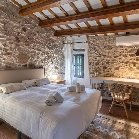 Casa El Moli De Burjats Con Piscina Y Chimenea